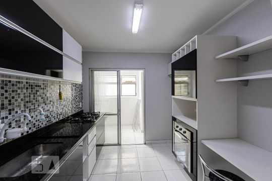 Cozinha de apartamento para alugar com 2 quartos, 64m² em Vila Regente Feijó, São Paulo
