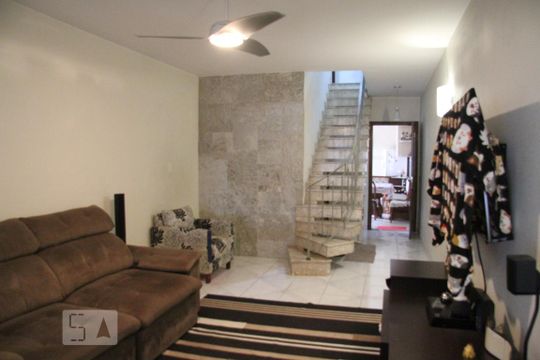 Sala parte de baixo de casa à venda com 5 quartos, 150m² em Vila Graciosa, São Paulo