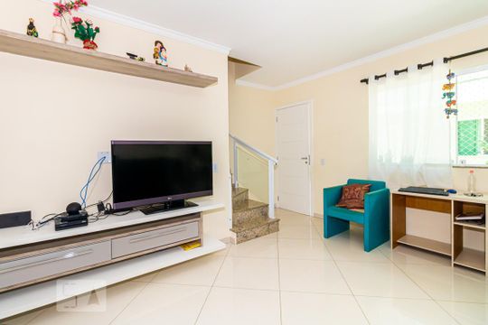 Sala de casa de condomínio para alugar com 3 quartos, 110m² em Vila Medeiros, São Paulo