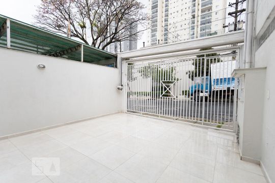 Garagem de casa à venda com 3 quartos, 120m² em Vila Graciosa, São Paulo