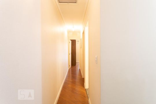 Corredor de casa à venda com 3 quartos, 120m² em Vila Graciosa, São Paulo