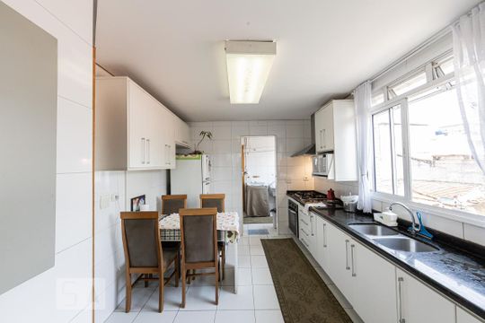 Cozinha de apartamento à venda com 4 quartos, 210m² em Vila Carrão, São Paulo