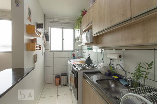 Cozinha de apartamento à venda com 2 quartos, 47m² em Sarandi, Porto Alegre