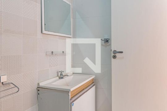 Banheiro da suíte de apartamento à venda com 2 quartos, 50m² em Jardim Paulista, São Paulo