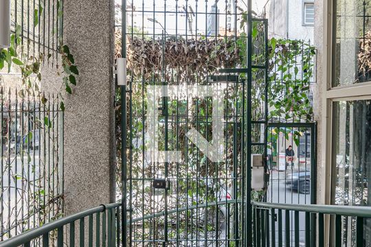 Entrada de apartamento à venda com 2 quartos, 50m² em Jardim Paulista, São Paulo