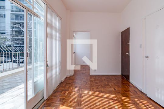 Sala de apartamento à venda com 2 quartos, 50m² em Jardim Paulista, São Paulo