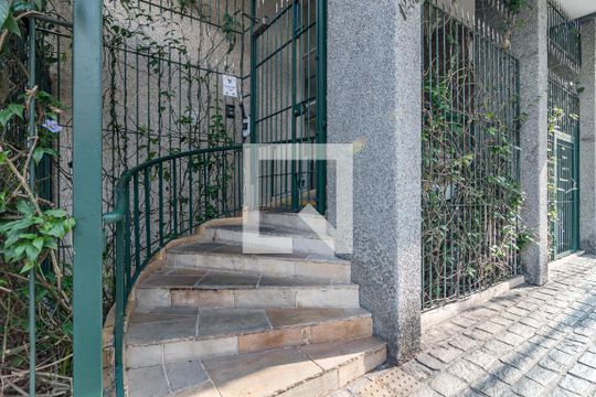 Entrada de apartamento à venda com 2 quartos, 50m² em Jardim Paulista, São Paulo