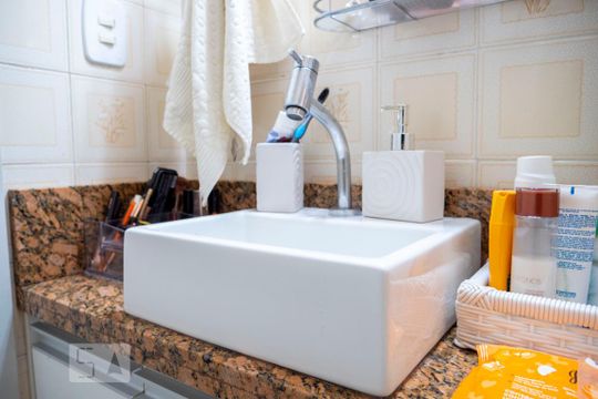 Lavabo de casa à venda com 3 quartos, 160m² em Vila Vermelha, São Paulo