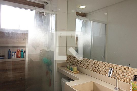 Banheiro Social de apartamento à venda com 2 quartos, 53m² em Baeta Neves, São Bernardo do Campo