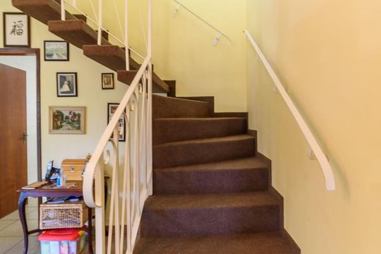 Escada de casa à venda com 3 quartos, 198m² em Rudge Ramos, São Bernardo do Campo