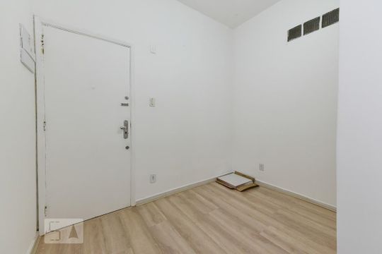 Sala de apartamento para alugar com 1 quarto, 45m² em Ipanema, Rio de Janeiro
