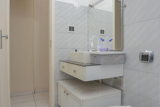 Banheiro Social de apartamento à venda com 1 quarto, 40m² em Estácio, Rio de Janeiro