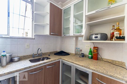 Cozinha de apartamento à venda com 3 quartos, 85m² em Icaraí, Niterói