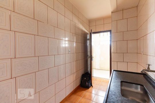 Cozinha de apartamento para alugar com 1 quarto, 35m² em Sé, São Paulo