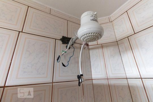 Banheiro de apartamento para alugar com 1 quarto, 35m² em Sé, São Paulo