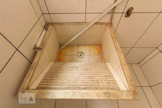 Tanque de apartamento para alugar com 2 quartos, 60m² em Rudge Ramos, São Bernardo do Campo