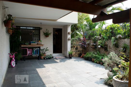 GARAGEM de casa à venda com 3 quartos, 166m² em Jardim São Paulo, São Paulo