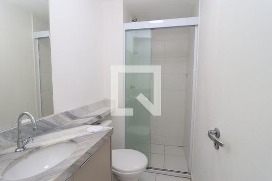 Banheiro de apartamento para alugar com 2 quartos, 34m² em Quarta Parada, São Paulo