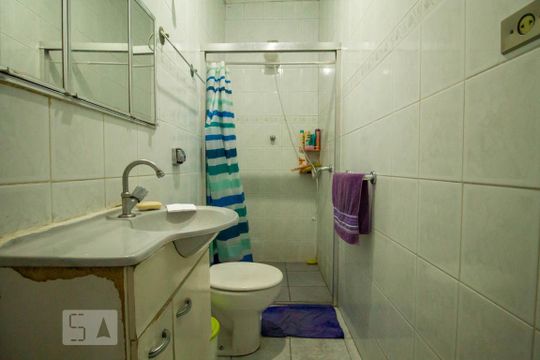 Banheiro de casa à venda com 2 quartos, 140m² em Vila Santo Estéfano, São Paulo