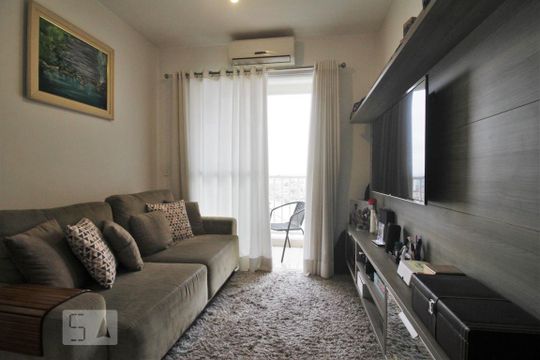 Sala de apartamento para alugar com 2 quartos, 67m² em Parque Reboucas, São Paulo
