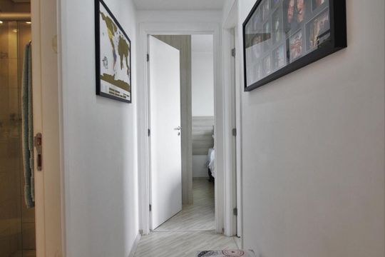 Corredor de apartamento para alugar com 2 quartos, 67m² em Parque Reboucas, São Paulo
