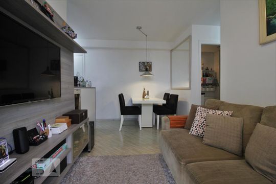 Sala de apartamento para alugar com 2 quartos, 67m² em Parque Reboucas, São Paulo