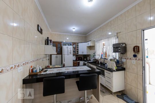 Cozinha de casa para alugar com 1 quarto, 100m² em Vila Nova Manchester, São Paulo
