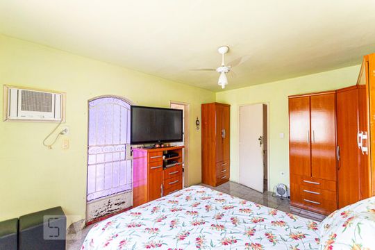 Suite  de casa à venda com 4 quartos, 192m² em Fonseca, Niterói