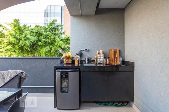 Terraço de kitnet/studio para alugar com 1 quarto, 49m² em Pompeia, São Paulo