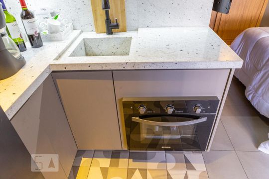Cozinha de kitnet/studio para alugar com 1 quarto, 49m² em Pompeia, São Paulo