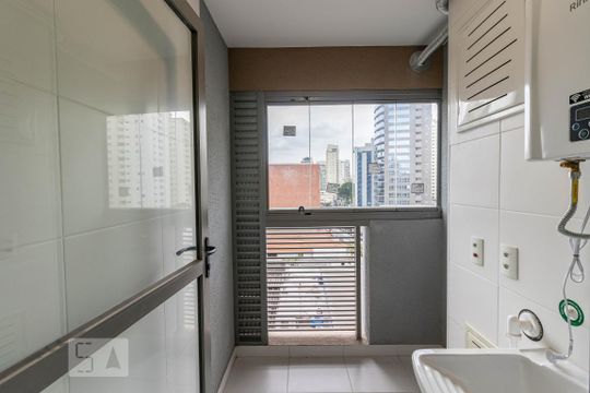 Área de serviço de apartamento para alugar com 2 quartos, 95m² em Vila Olímpia, São Paulo