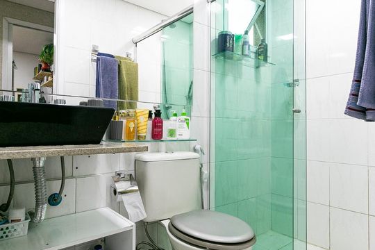 Banheiro de apartamento à venda com 3 quartos, 65m² em Chácara Seis de Outubro, São Paulo