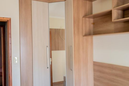 Armário de casa de condomínio à venda com 2 quartos, 109m² em Vila Alzira, Santo André