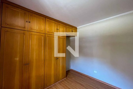 v de casa à venda com 4 quartos, 182m² em Vila Paulicéia, São Paulo