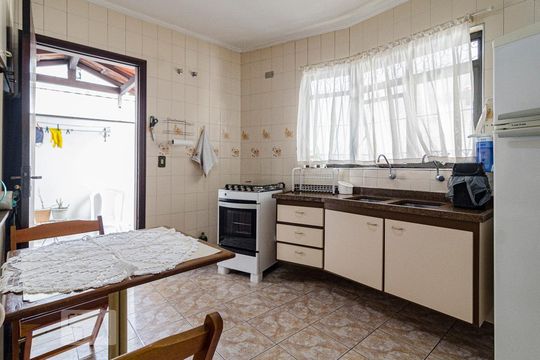 Cozinha de casa à venda com 3 quartos, 137m² em Vila Madalena, São Paulo