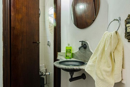 Lavabo de casa à venda com 3 quartos, 137m² em Vila Madalena, São Paulo