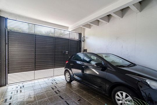 Garagem de casa à venda com 3 quartos, 137m² em Vila Madalena, São Paulo