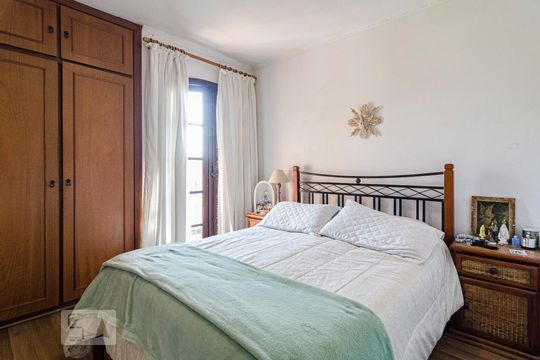 Suíte de casa à venda com 3 quartos, 137m² em Vila Madalena, São Paulo