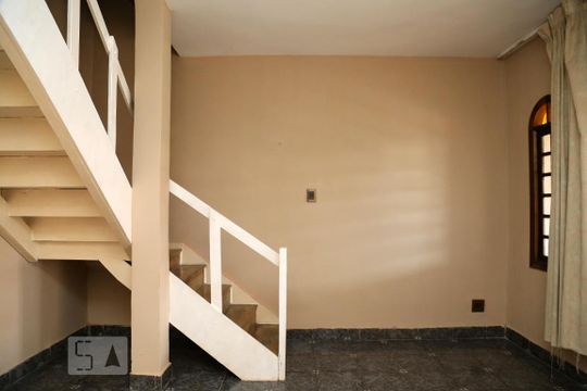 Sala  de casa à venda com 3 quartos, 140m² em Jardim Santa Terezinha, Taboão da Serra