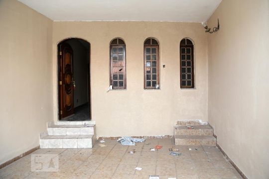 Garagem de casa à venda com 3 quartos, 140m² em Jardim Santa Terezinha, Taboão da Serra