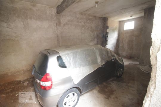 Garagem de casa à venda com 2 quartos, 140m² em Vila Morse, São Paulo