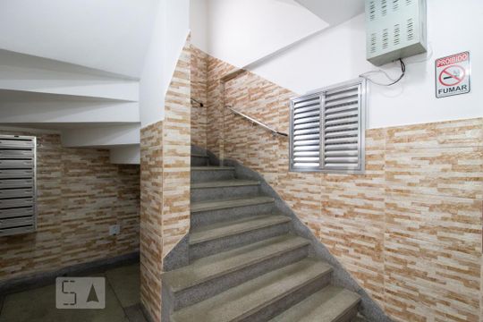 Área comum - Hall de Entrada de apartamento para alugar com 2 quartos, 55m² em Vila Galvão, Guarulhos