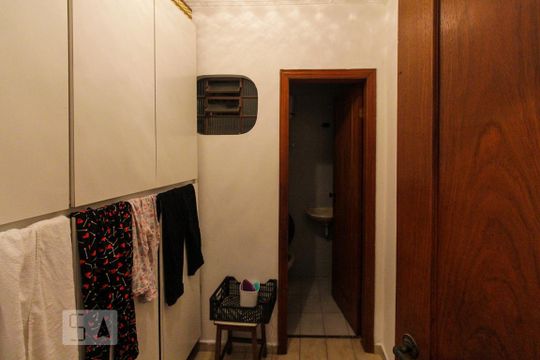 Quarto de Serviço de casa para alugar com 3 quartos, 330m² em Parque da Vila Prudente, São Paulo