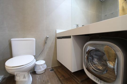 Banheiro de apartamento para alugar com 1 quarto, 35m² em Campo Belo, São Paulo