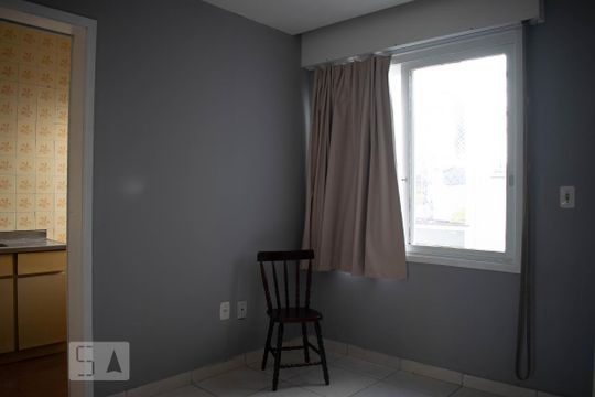Sala de Estar de apartamento para alugar com 2 quartos, 65m² em Farroupilha, Porto Alegre