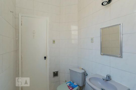 Banheiro  de apartamento à venda com 1 quarto, 30m² em Copacabana, Rio de Janeiro