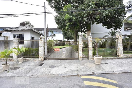 Fachada  de casa de condomínio à venda com 4 quartos, 255m² em Freguesia de Jacarepaguá, Rio de Janeiro