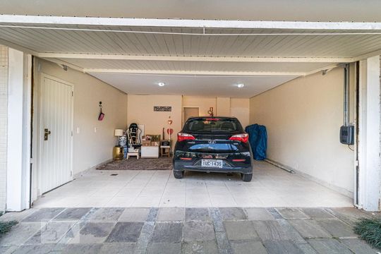 Garagem de apartamento à venda com 2 quartos, 117m² em Chácara das Pedras, Porto Alegre