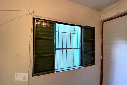 Quarto de casa para alugar com 1 quarto, 60m² em Santos Dumont, São Leopoldo