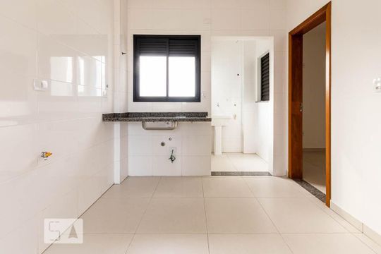 Cozinha de kitnet/studio à venda com 1 quarto, 34m² em Vila Nhocune, São Paulo